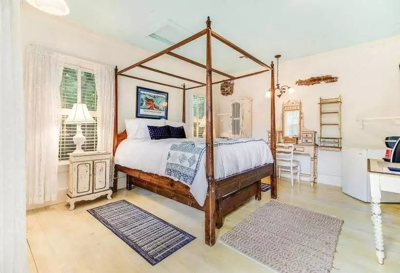 ホテル T'frere's Bed & Breakfast