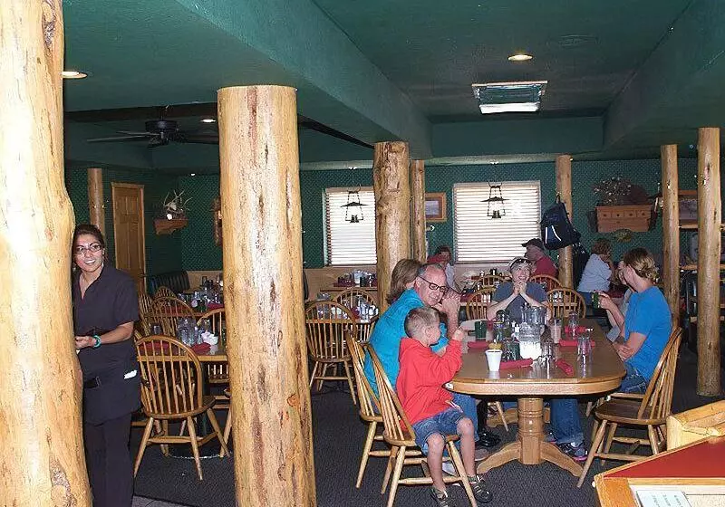 Отель Three Bear Lodge