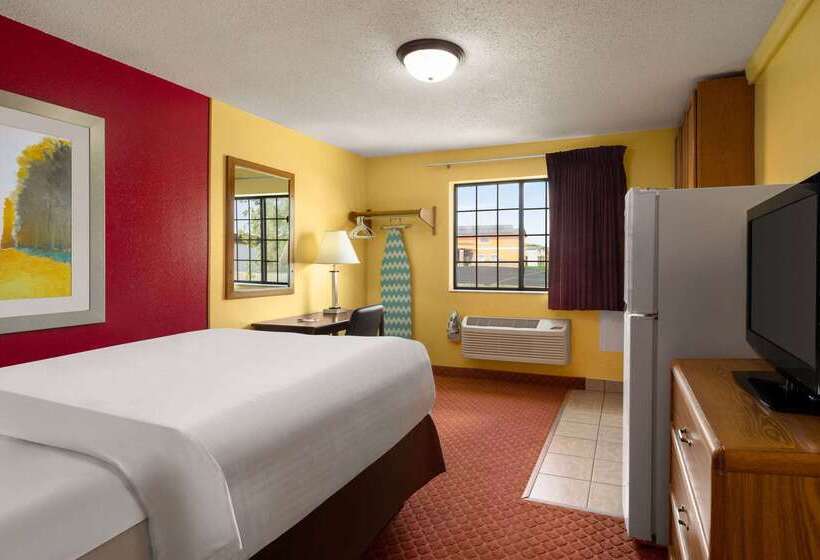 فندق على الطريق Baymont By Wyndham Cedar Rapids