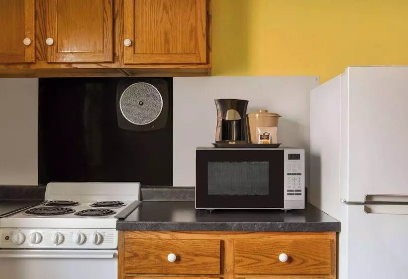 مُتل Baymont By Wyndham Cedar Rapids