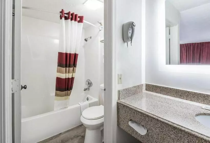 Мотель Red Roof Inn Cadiz