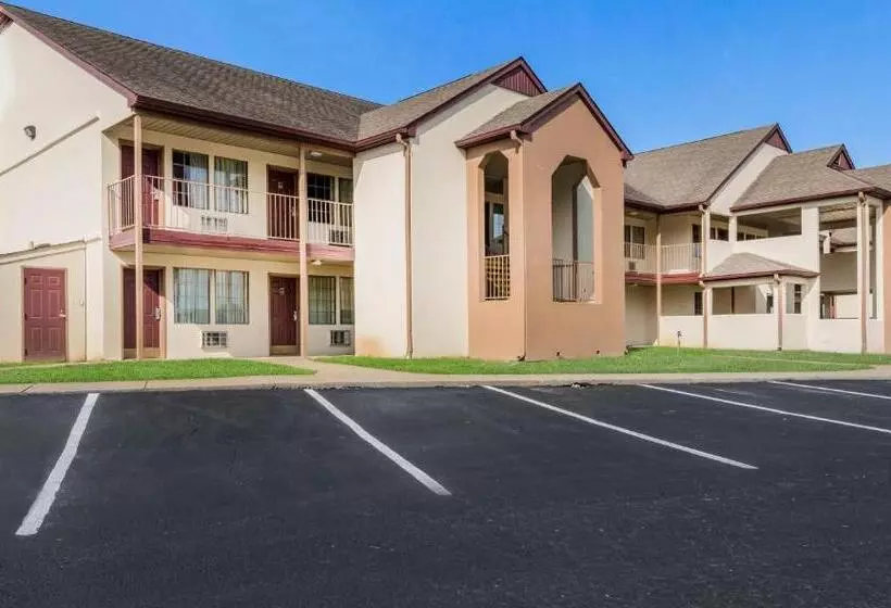 Мотель Red Roof Inn Cadiz