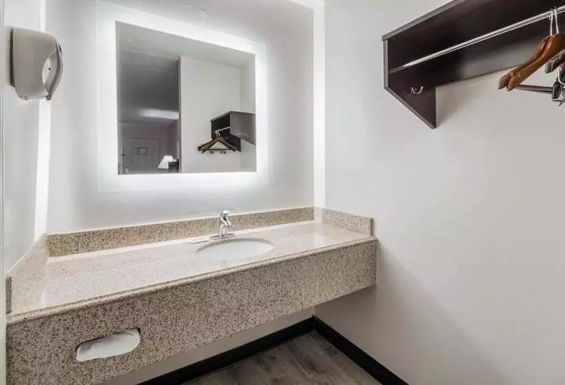 Мотель Red Roof Inn Cadiz