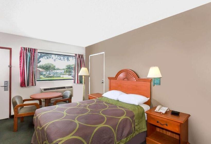 فندق على الطريق Redfinn Inn