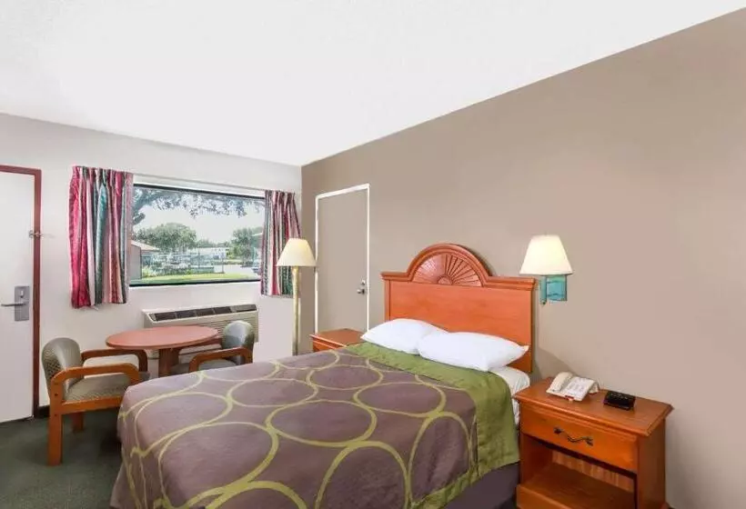 Мотель Redfinn Inn