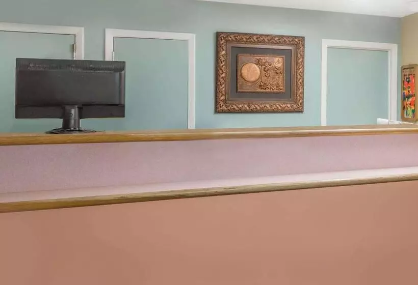 Мотель Redfinn Inn