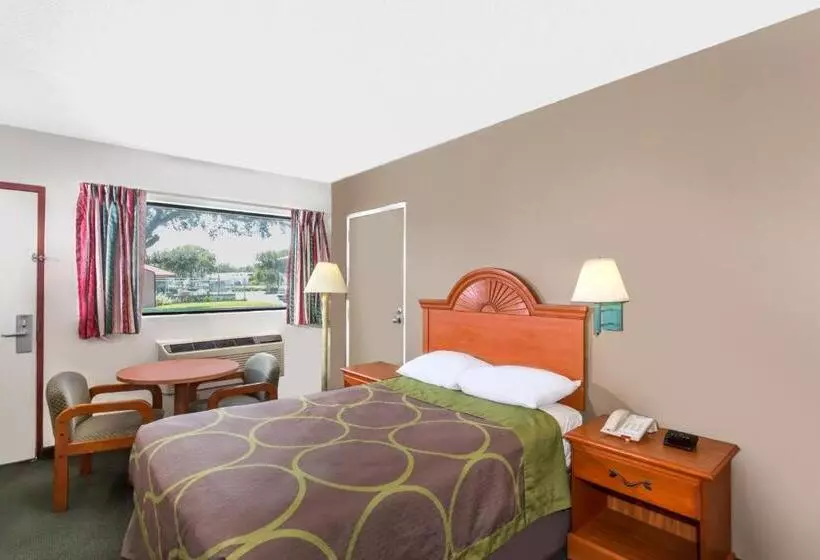 Мотель Redfinn Inn