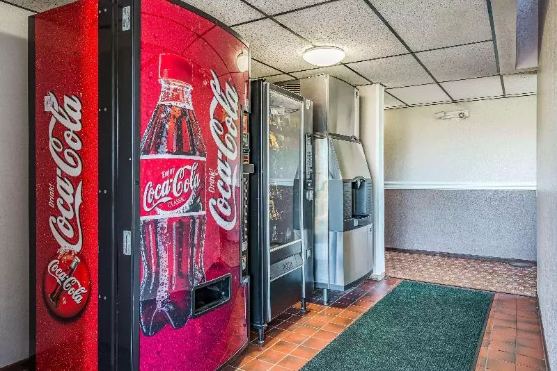 モーテル Rodeway Inn