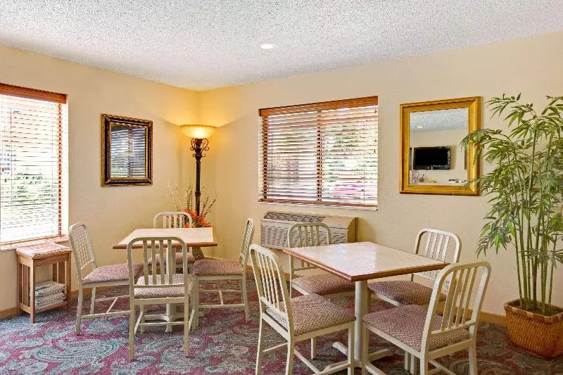 Мотель Super 8 Aberdeen North