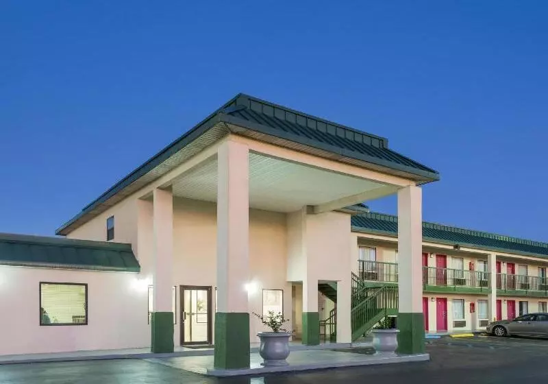 Motel Super 8 By Wyndham Ashburn