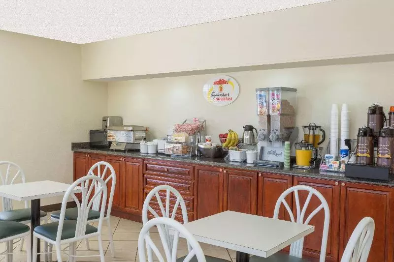 Motel Super 8 By Wyndham Ashburn