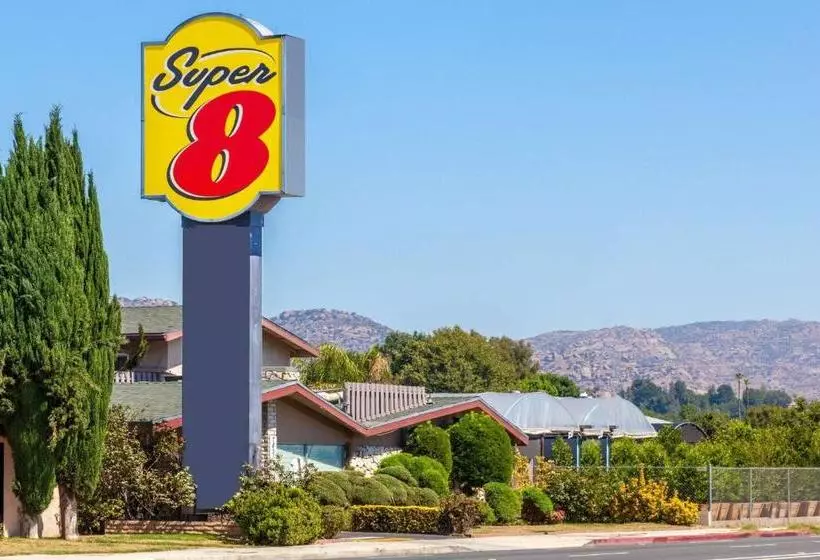 Motel Super 8 By Wyndham Canoga Park