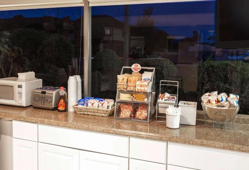 汽车旅馆  Super 8 By Wyndham Canoga Park