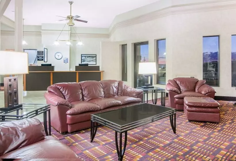 Мотель Super 8 By Wyndham Casper West By The River