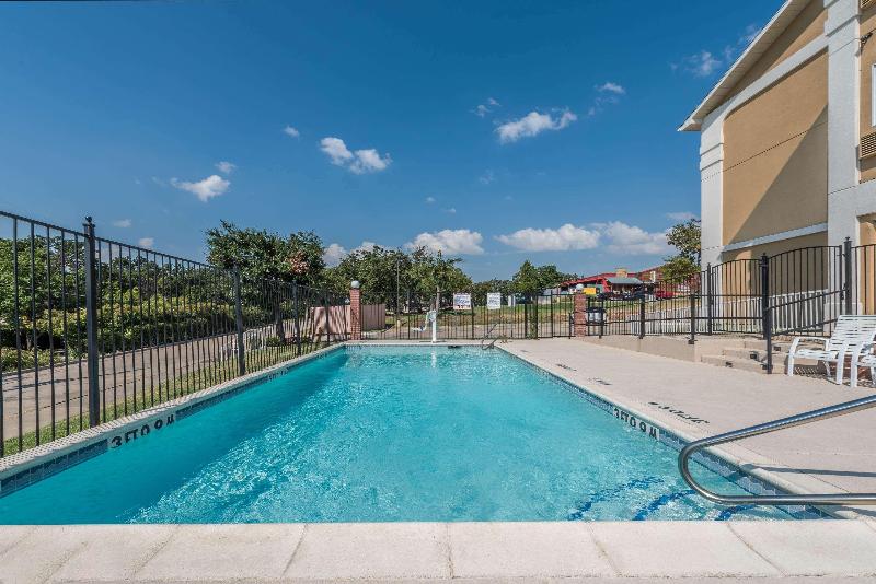 מוטל Super 8 By Wyndham Denton