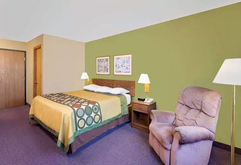 فندق على الطريق Super 8 By Wyndham Dyersville