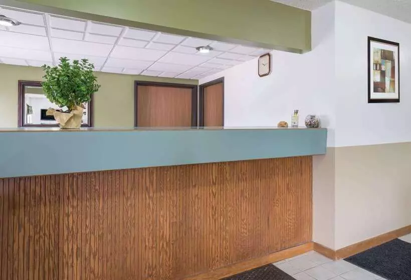 Мотель Super 8 By Wyndham Fond Du Lac