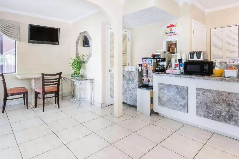 모텔 Super 8 By Wyndham Ft Walton Beach