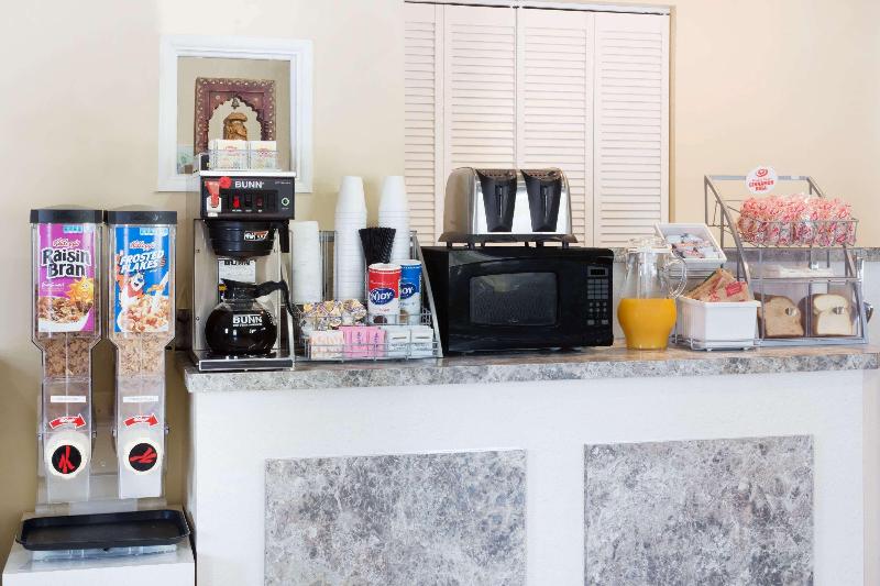 モーテル Super 8 By Wyndham Ft Walton Beach