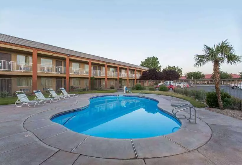 汽车旅馆 Super 8 By Wyndham Hurricane Zion National Park