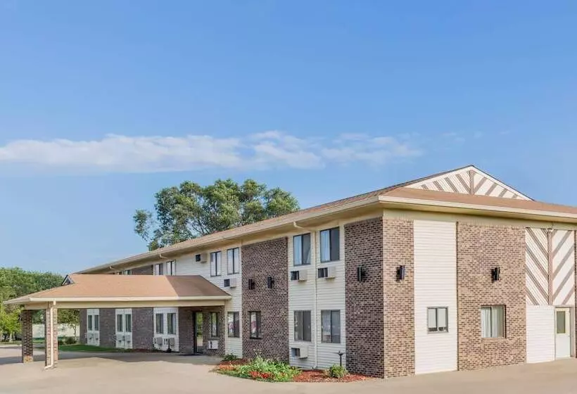 Motel Super 8 By Wyndham Madison