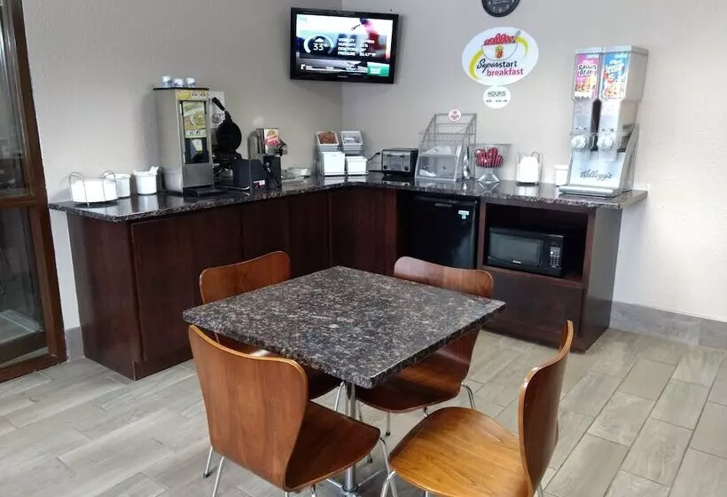 Motel Super 8 By Wyndham Madison