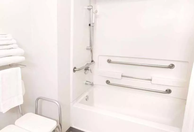 مُتل Super 8 By Wyndham Redmond