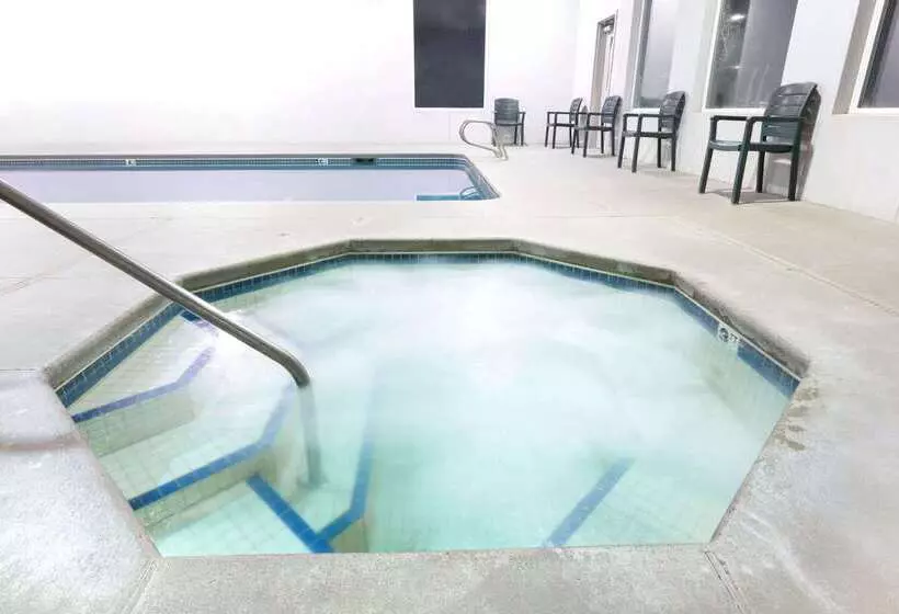 مُتل Super 8 By Wyndham Redmond