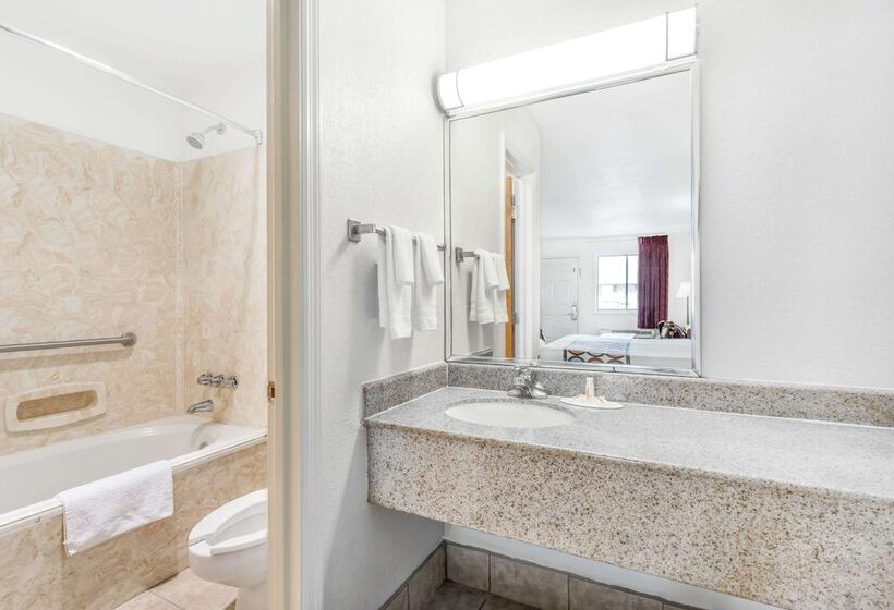 מוטל Super 8 By Wyndham Santee