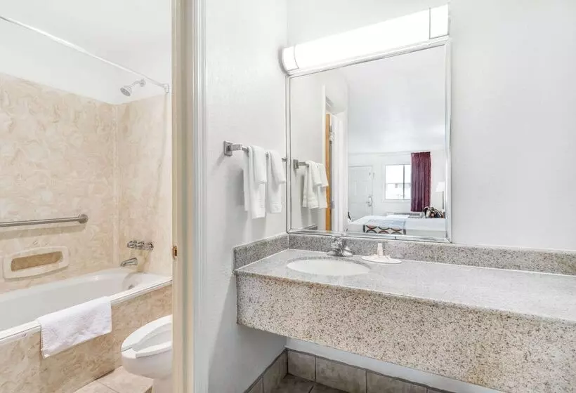 Мотель Super 8 By Wyndham Santee