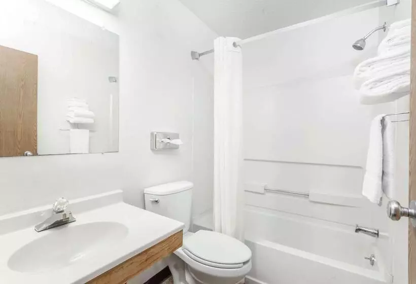 Motel Super 8 By Wyndham Sidney Ny