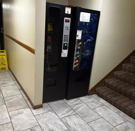 汽车旅馆  Super 8 By Wyndham Smithville Kansas City