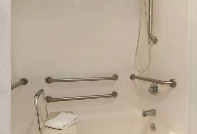 Мотель Super 8 By Wyndham Wall