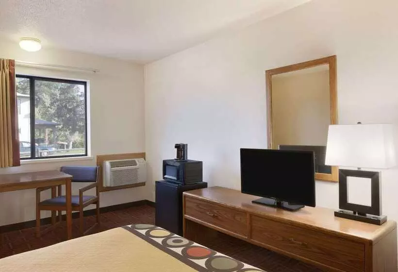 Мотель Super 8 By Wyndham Wall