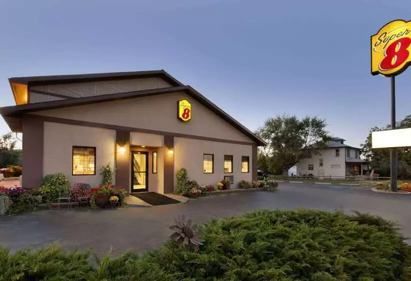 Мотель Super 8 By Wyndham Wall
