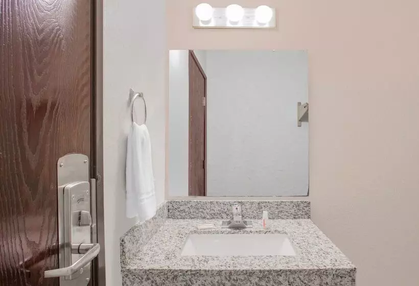 モーテル Super 8 By Wyndham Windsor/madison North