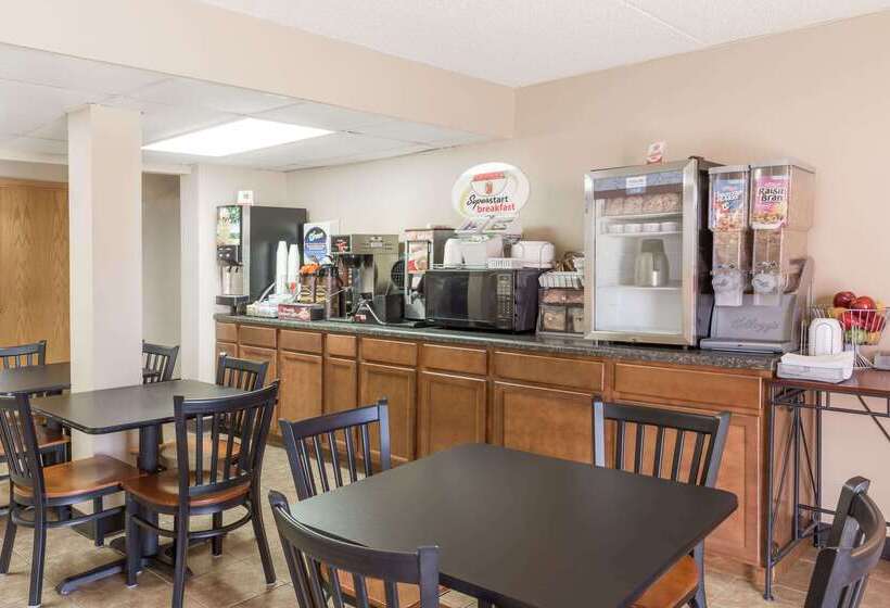 Мотель Super 8 By Wyndham Luverne