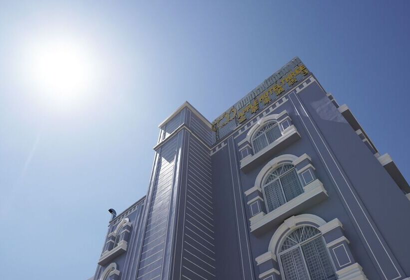 Apple Hotel Three   Near Pnh Airport