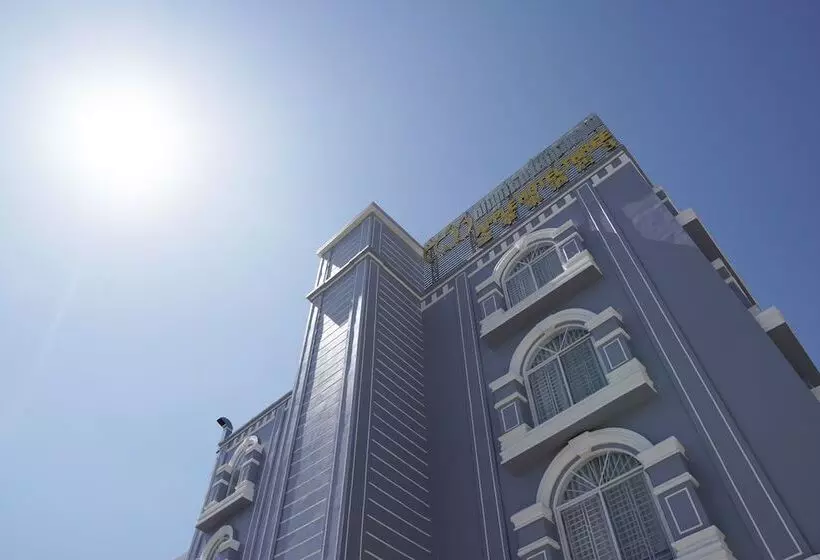 Apple Hotel Three   Near Pnh Airport