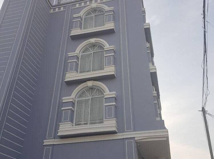 Apple Hotel Three   Near Pnh Airport