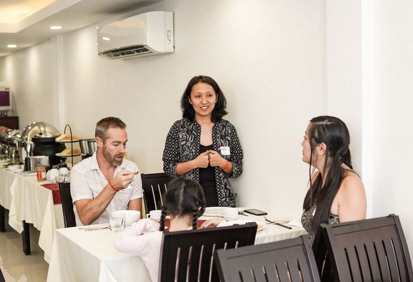 Apple Hotel Three   Near Pnh Airport