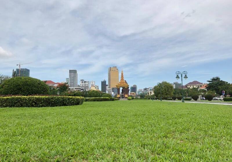 בית מלון כפרי Anik Palace