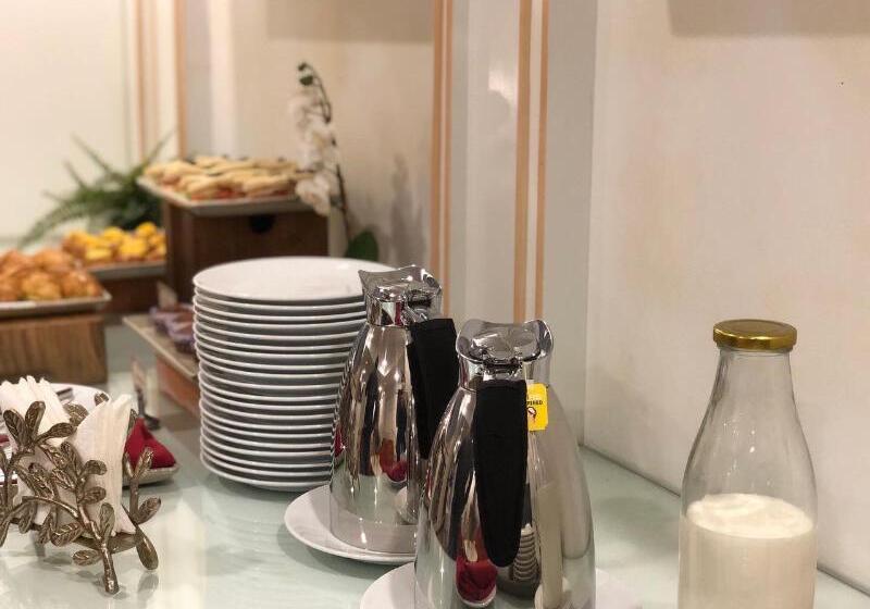 בית מלון כפרי Anik Palace