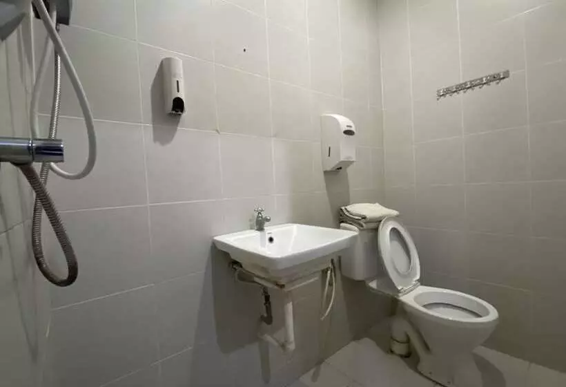 Harmoni Inn Hotel By Oyo Rooms