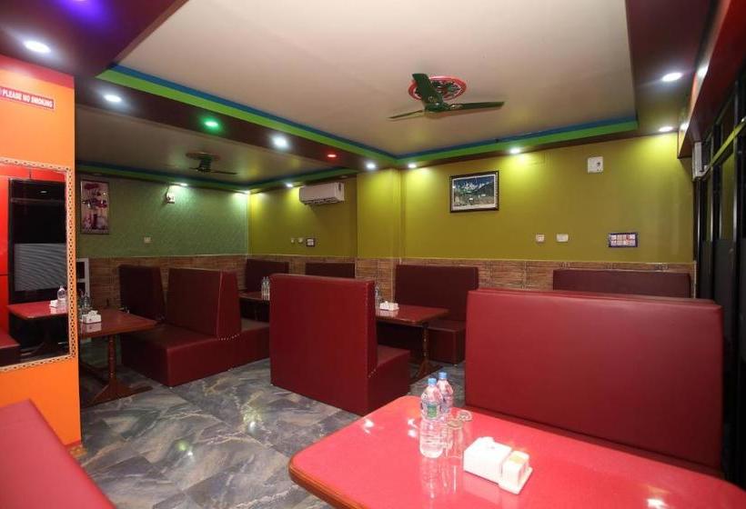 هتل Aastha By Oyo Rooms