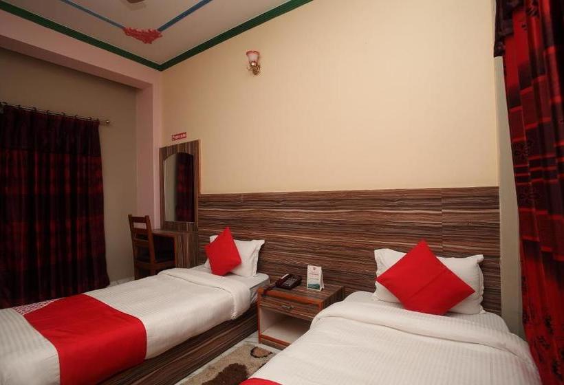 هتل Aastha By Oyo Rooms