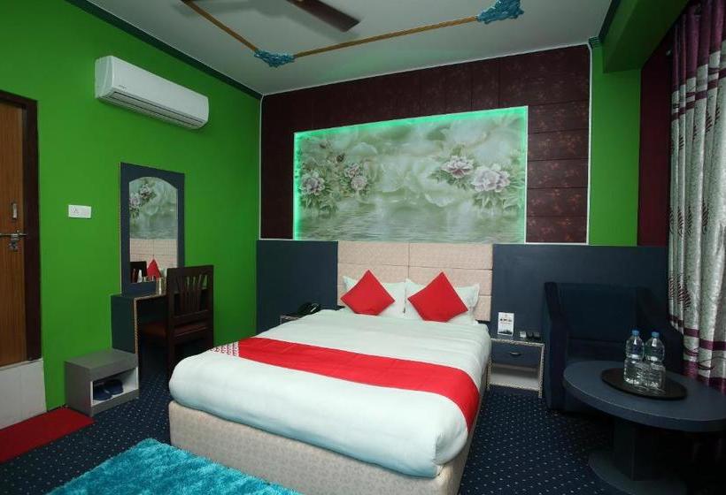 هتل Aastha By Oyo Rooms