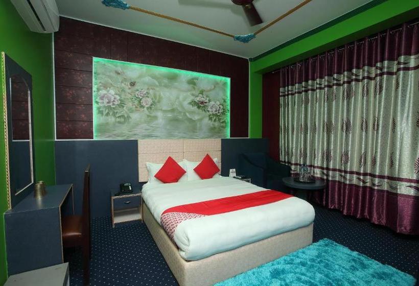 هتل Aastha By Oyo Rooms