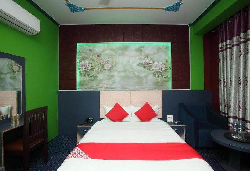 هتل Aastha By Oyo Rooms