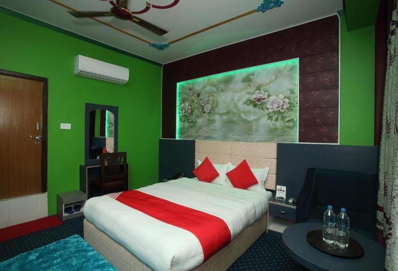 هتل Aastha By Oyo Rooms